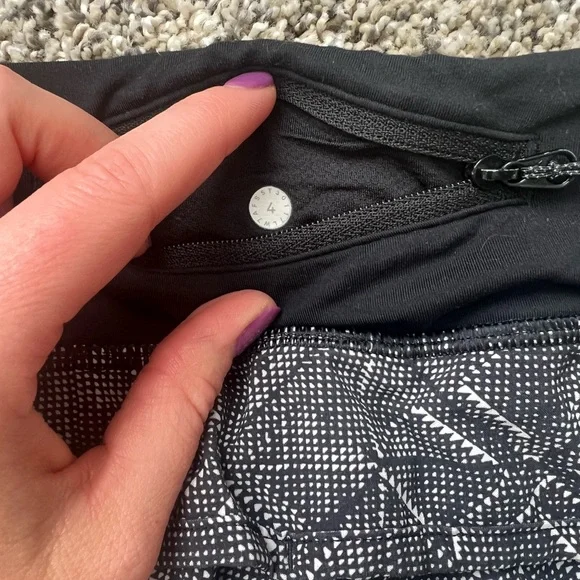 Lululemon speed up shorts - Picture 2 of 2